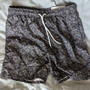 NWT arizona floral swim short m
